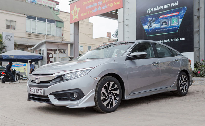 Chi tiết Honda Civic 1.8L giá 758 triệu tại Việt Nam